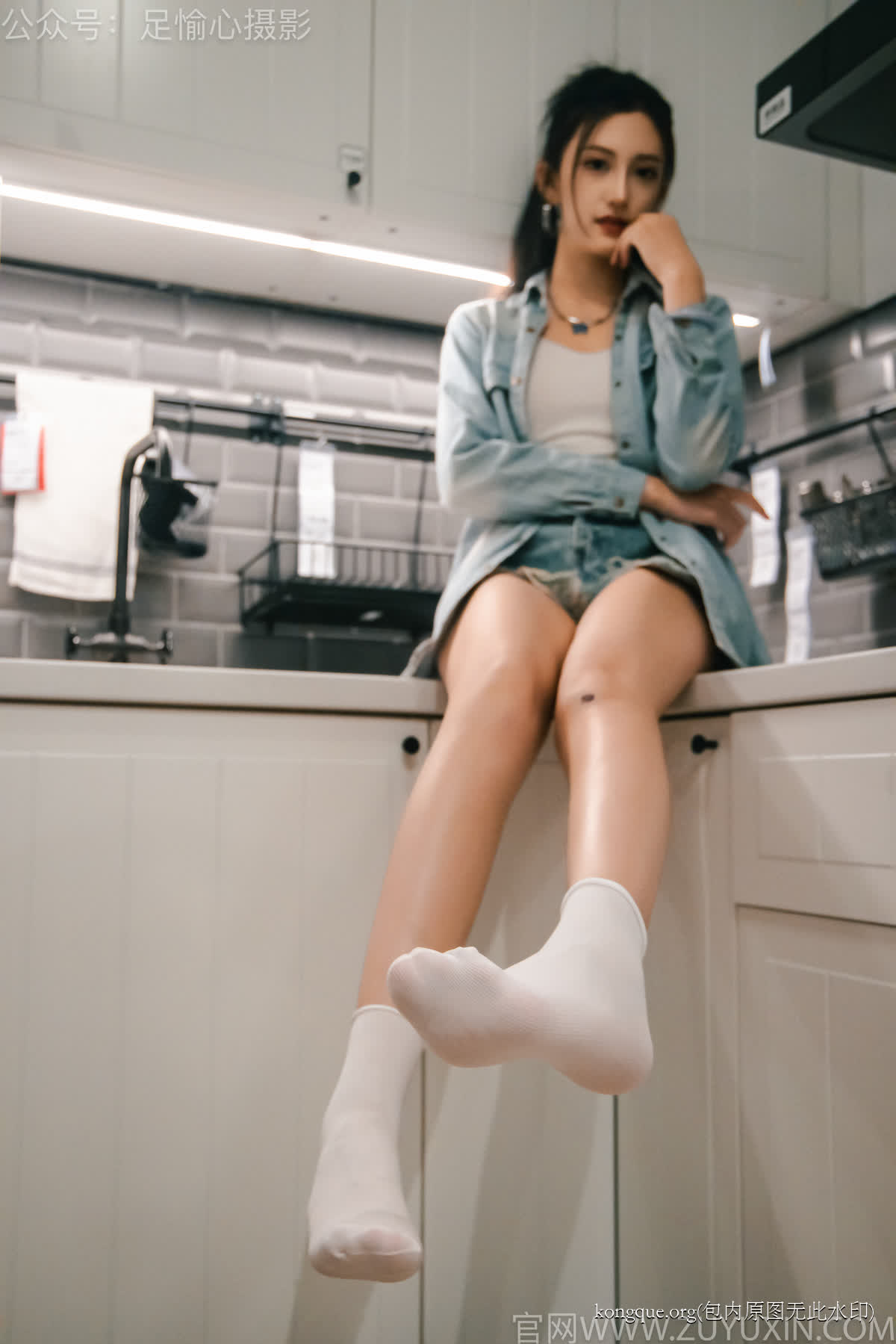 足愉心_NO.001_可乐（搭配：白T、牛仔短裤、板鞋、白棉袜、裸足）_0047 - 副本