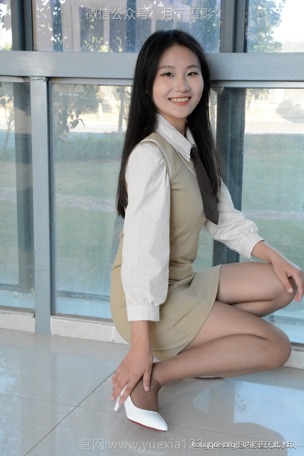 爱月下 NO.003 恰恰【浅咖连衣裙】超级喜欢这套服装，就是领带小了一点！_0067